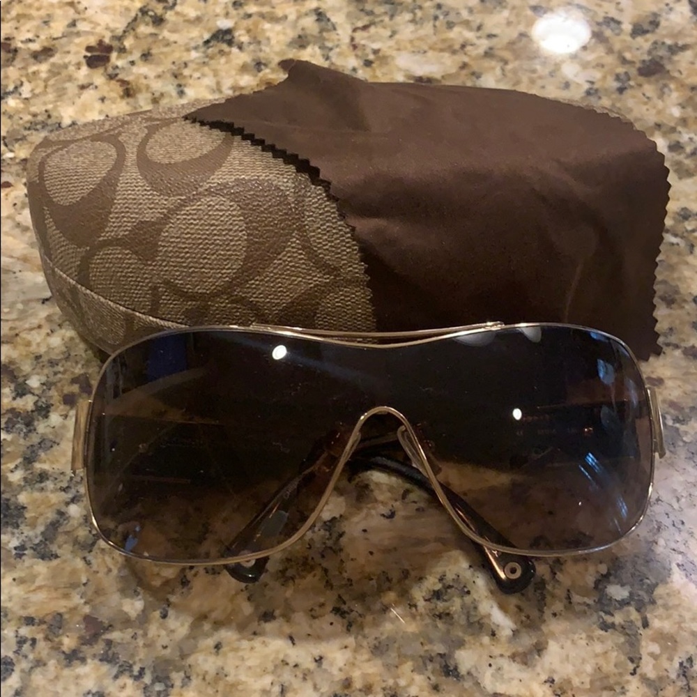COACH sunglasses w/original case and dust cloth